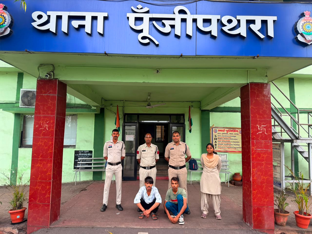 ऑपरेशन अंकुश के तहत जुए के खिलाफ लगातार कार्रवाई, थाना पुसौर कठली मे खुडखुड़िया जुआ फड़ पर रेड और पूंजीपथरा में प्लांट के पास स्टाइगार जुआ खिलाते आरोपी को पकड़ा 