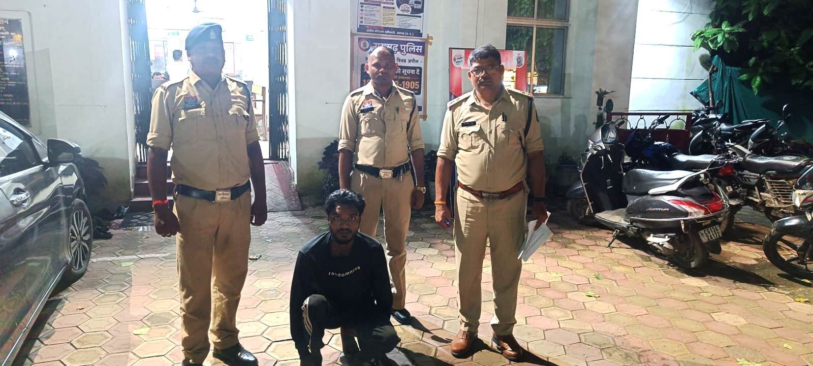 लूटपाट के मामले में कोतवाली पुलिस की त्वरित कार्रवाई, 3 आरोपी एक युवक समेत दो विधि से संघर्षरत बालकाें काे पुलिस ने पकड़ा